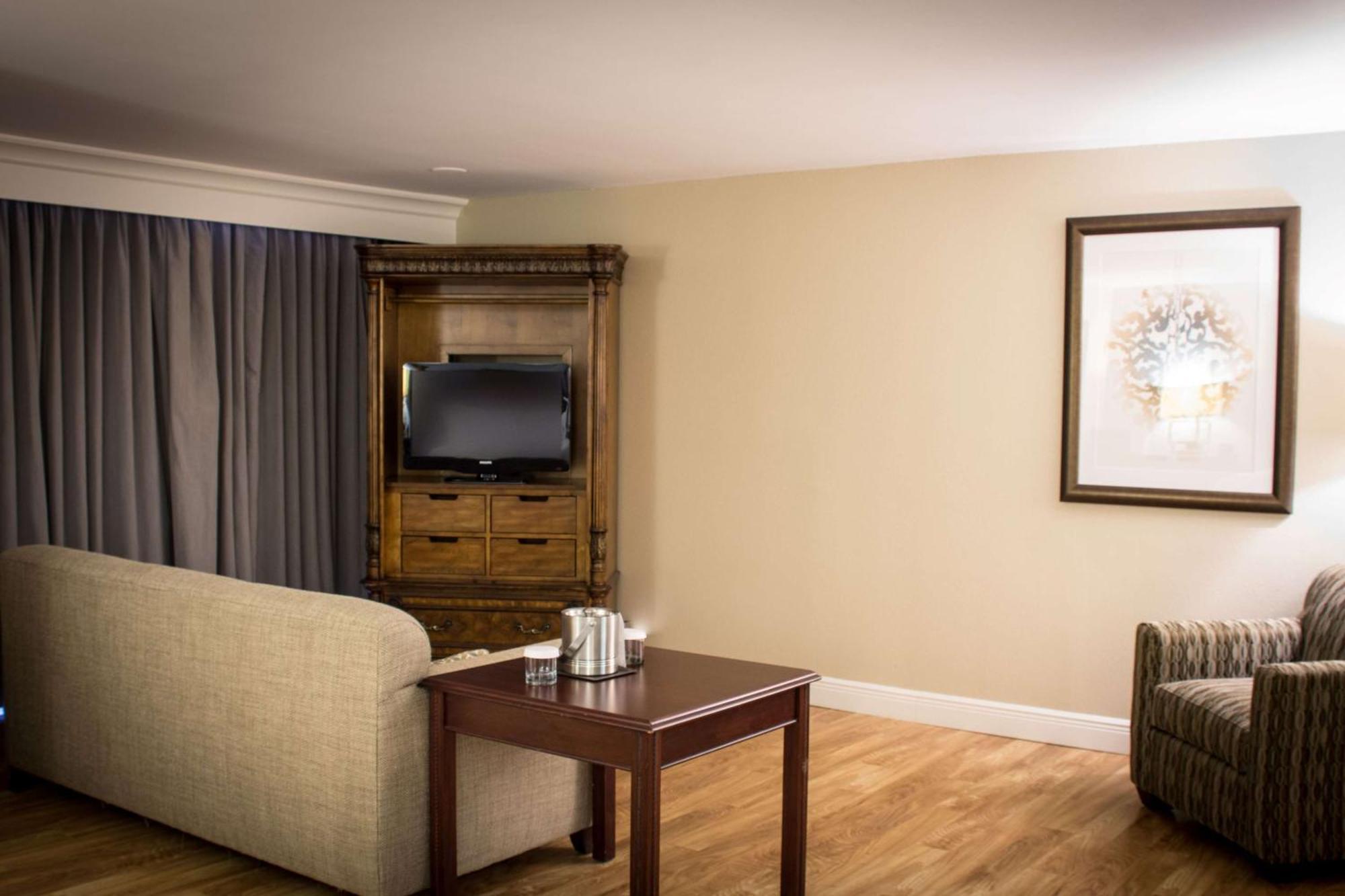 Готель Wyndham Midland Downtown Екстер'єр фото